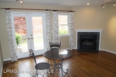 Building Photo - 2 br, 1.5 bath House - 2517 Webster Street