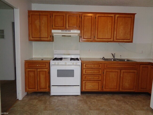 Foto del edificio - 3 br, 1 bath House - 2418 Cimarron Dr