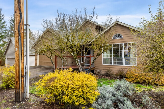 Building Photo - 7956 SW 61st Ave