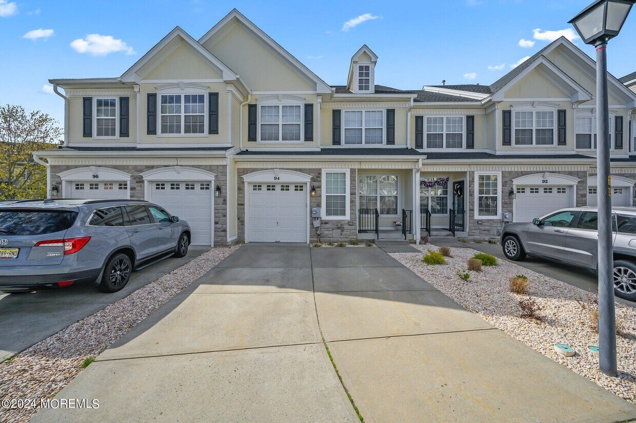Primary Photo - 94 Brookfield Dr