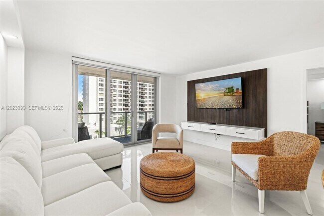 Foto del edificio - 5701 Collins Ave