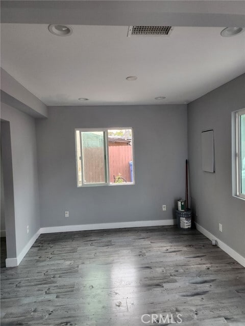 Building Photo - 1020 W 47th St