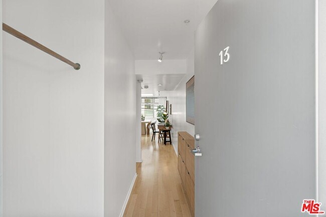 Foto del edificio - 5806 Waring Ave