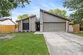 Building Photo - 4934 Deerwood Cir