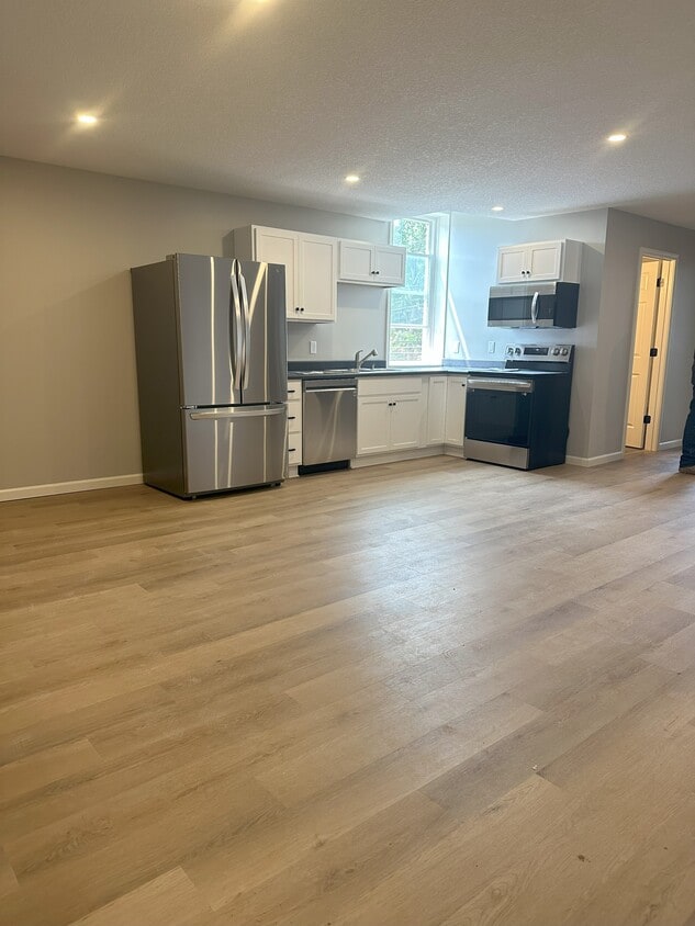 208 S Randolph St Unit C, Garrett, IN 46738 Apartments in Garrett, IN