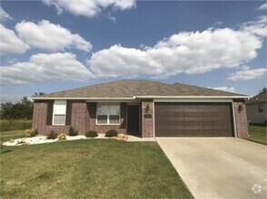 Building Photo - 940 Meadowridge Dr