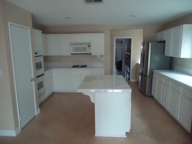 Foto del edificio - Huge 4 bedroom Masterpiece in the Terra Vista Community For Rent