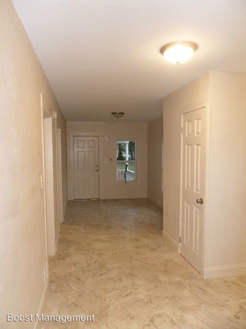 Building Photo - 2 br, 1 bath House - 1220 Upton Court S