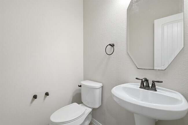 Foto del edificio - 22943 Dale River Rd