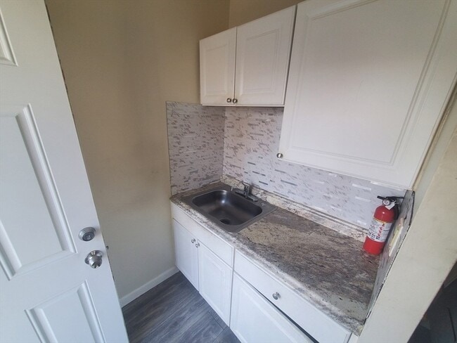 Photo - 14 Abbotsford St Apartment