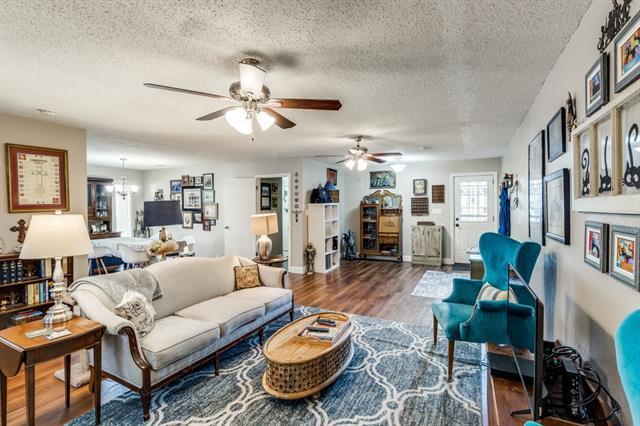 Foto del edificio - 9818 Smokefeather Ln