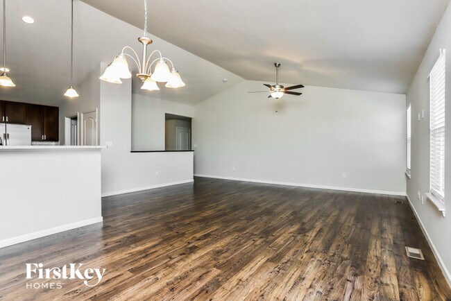 Foto del edificio - 1701 Ridgeway Trl