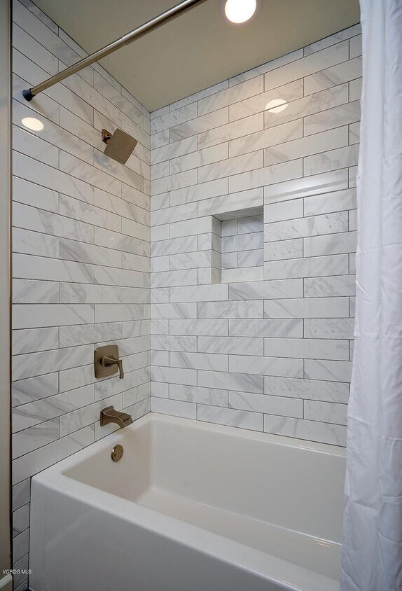 Building Photo - 127 Bundren St