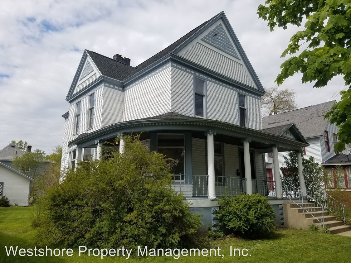 Primary Photo - 5 br, 2 bath House - 154 Iona Ave