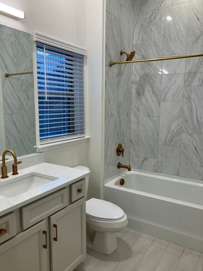 Foto del edificio - Price Improvement! New Condo In Spring Hil...