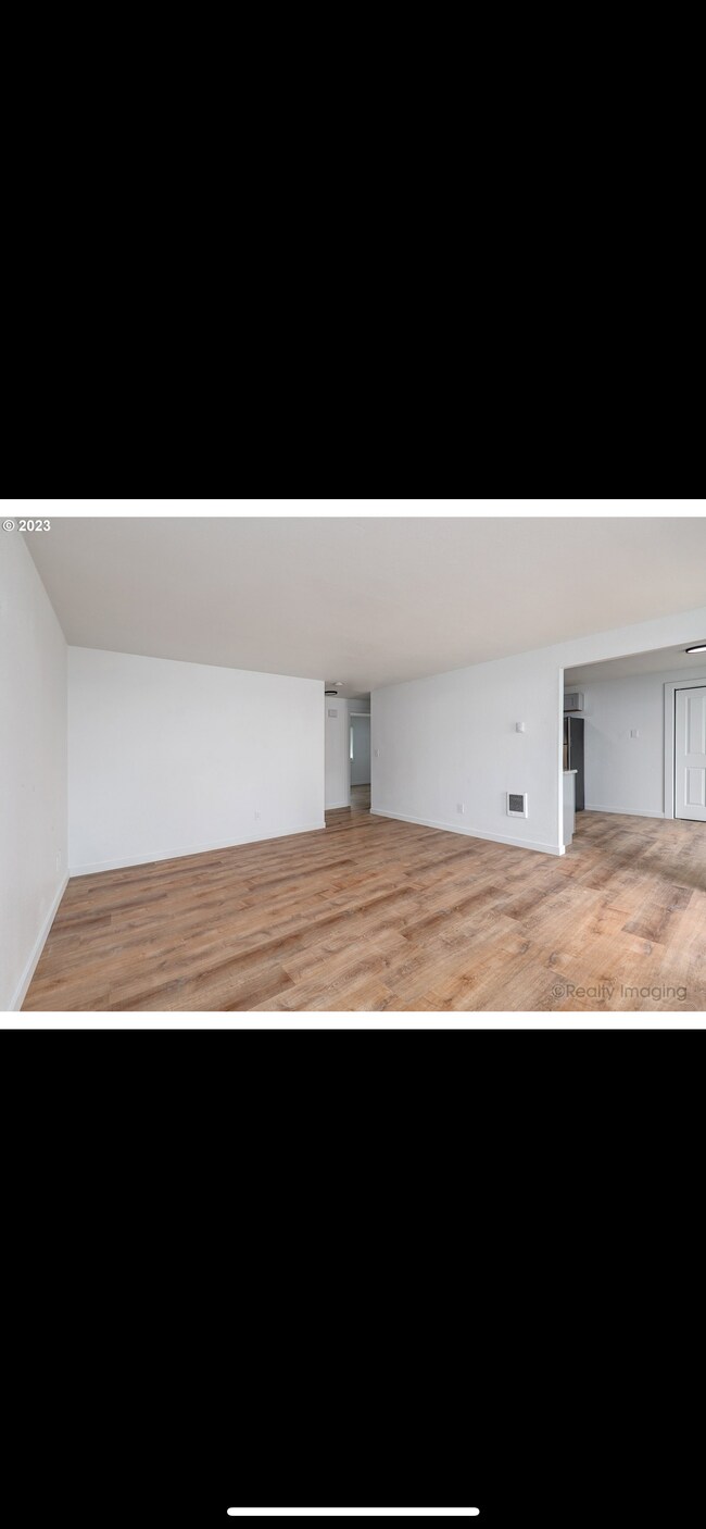 Building Photo - 3014 Drummond Ave