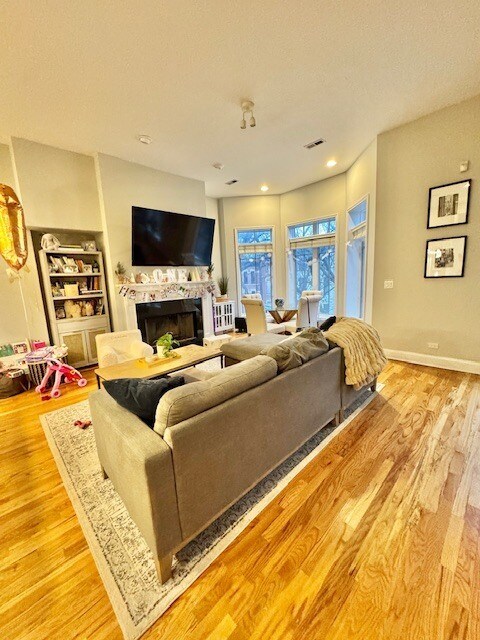 Foto del edificio - 1927 N Sedgwick St