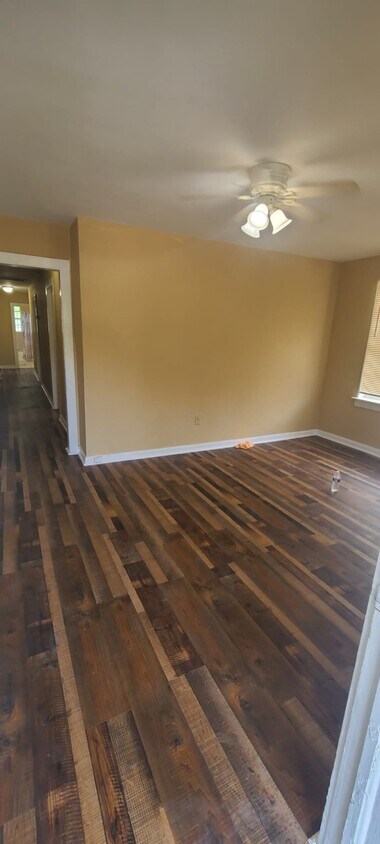 Foto principal - 1664 W 24th St