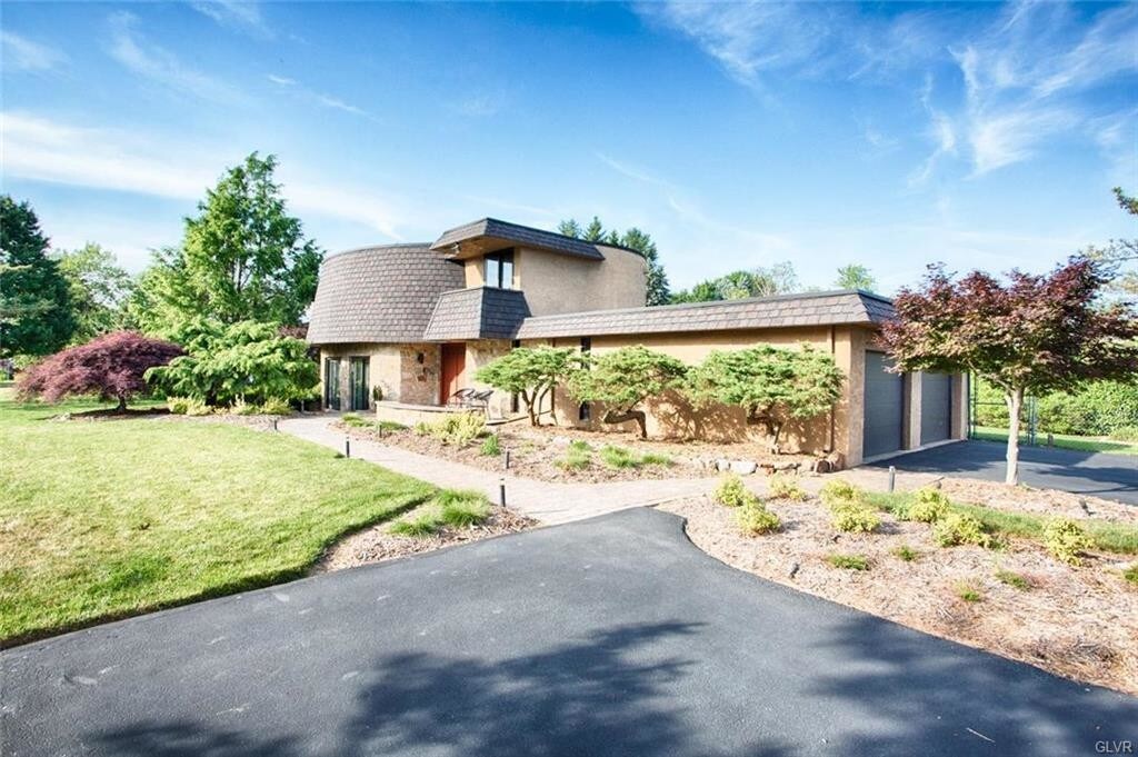 Primary Photo - 3880 Greenwood Dr