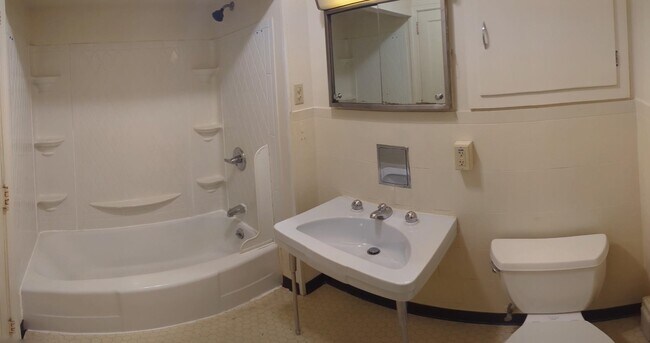 Building Photo - 26 Fair St