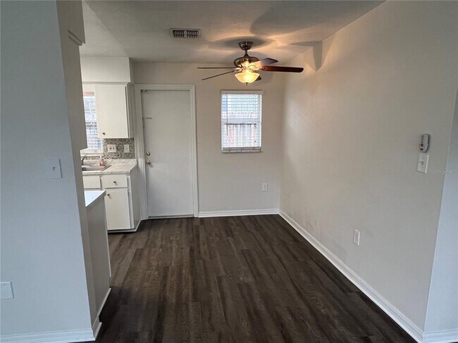 Foto del edificio - 2406 Musselwhite Ave