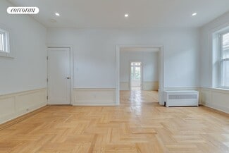 Building Photo - 152 E 53rd St