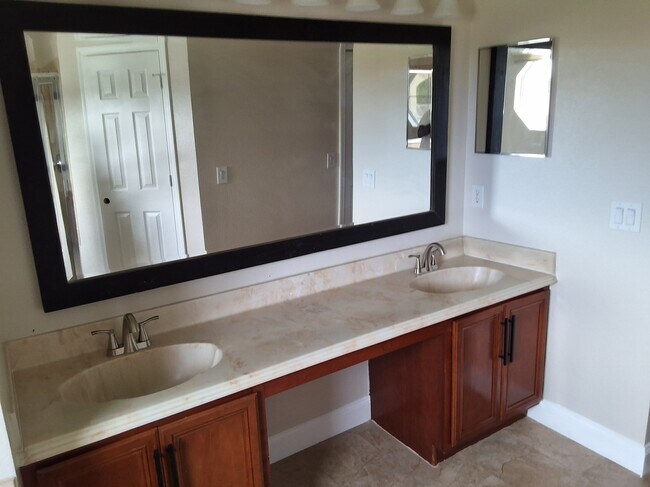 Foto del edificio - 4401 Sweet Maple Ln