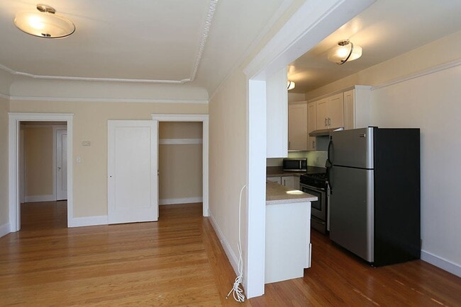 Building Photo - 2700 Polk St