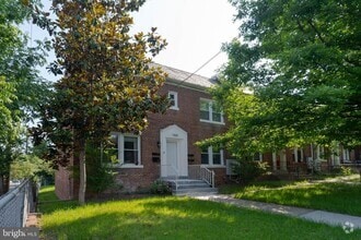 Building Photo - 1500 V St SE