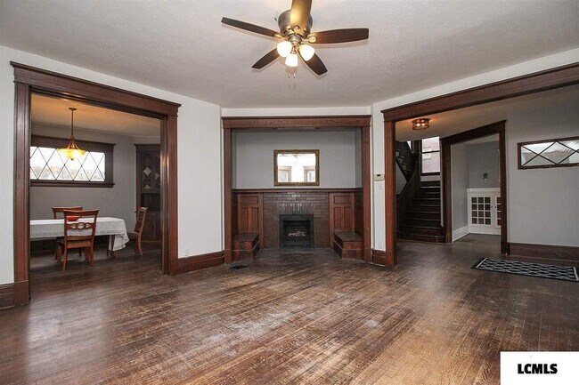 Living room with fireplace - 304 Lincoln Ave