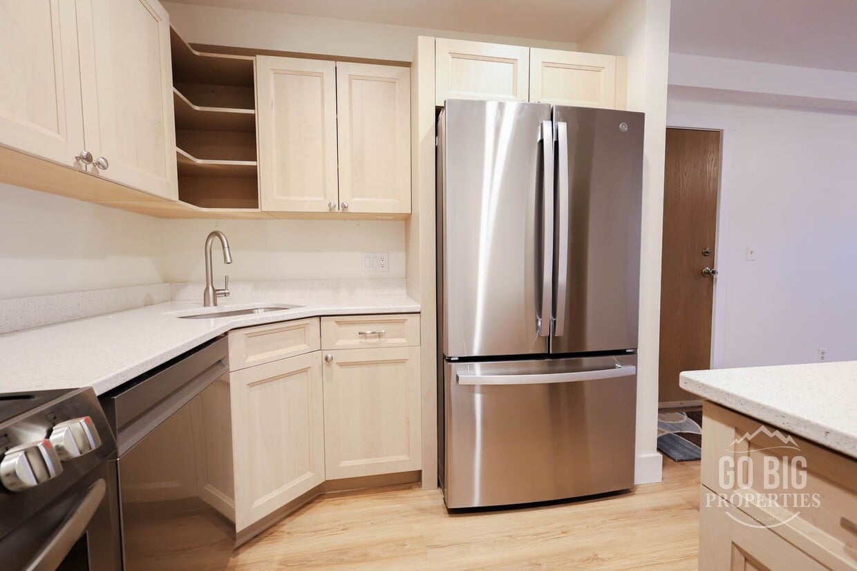 Primary Photo - Fully Renovated Condo