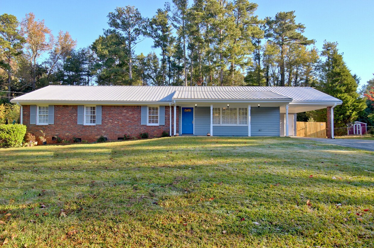 Primary Photo - 77 SW Malone St
