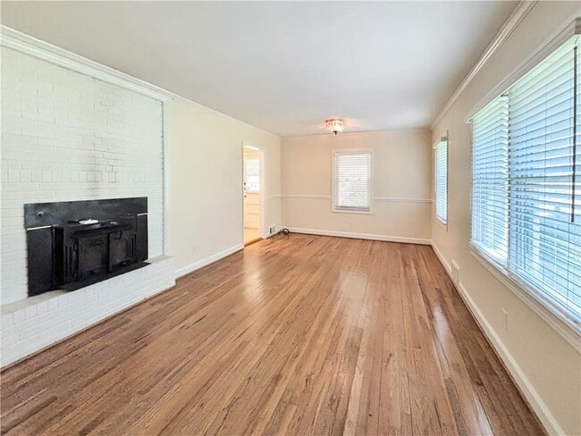 Foto del edificio - 6058 Harleston Rd NE