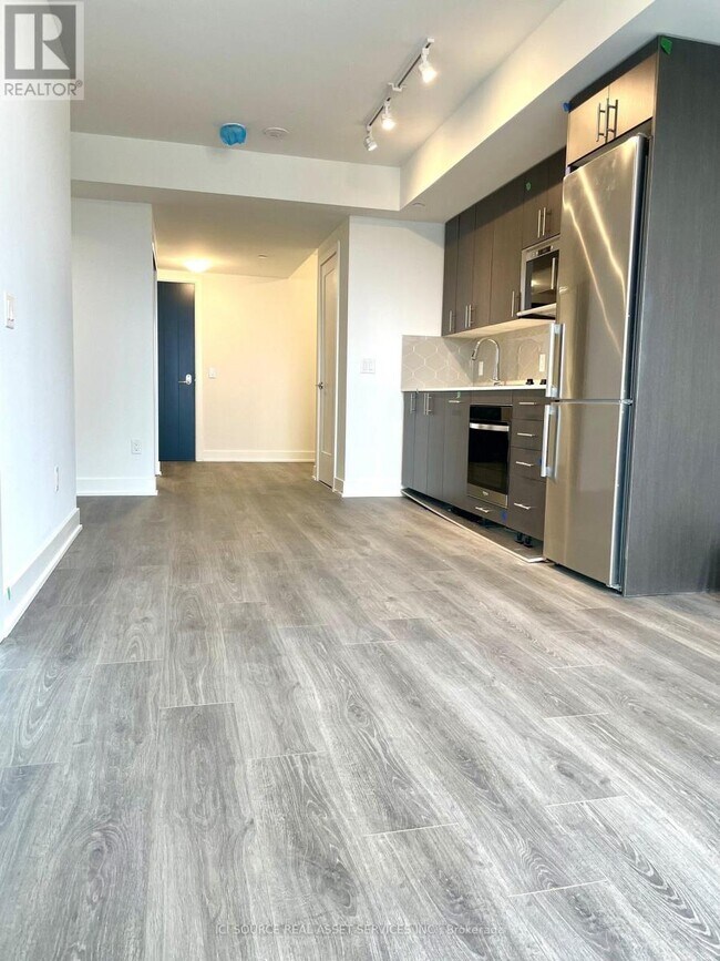 Photo du bâtiment - 2545-2545 Simcoe St N