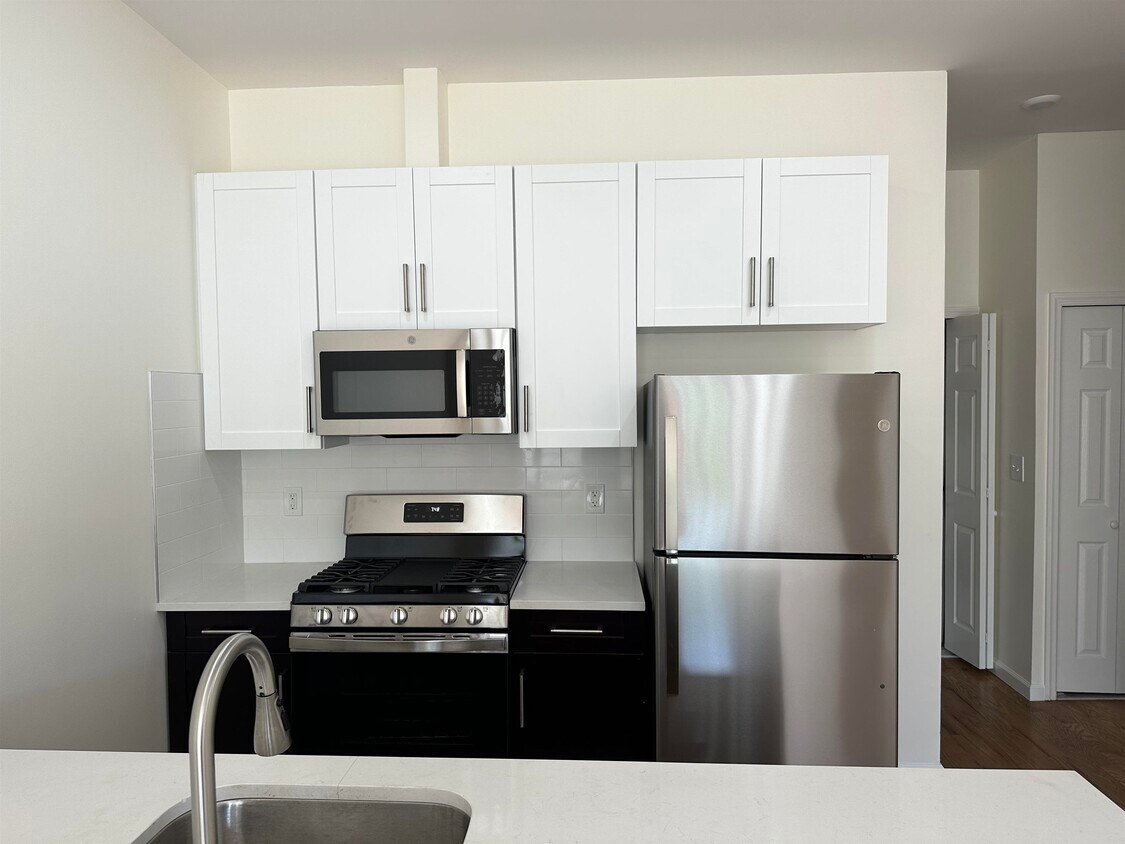 Foto principal - 662 Bergen Ave