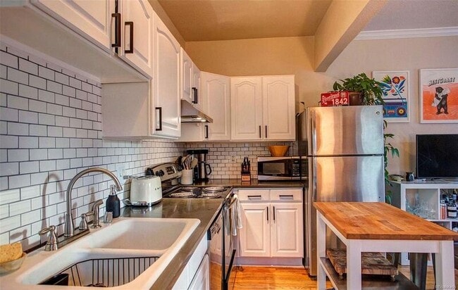 Photo - 1341 N Washington St Apartment