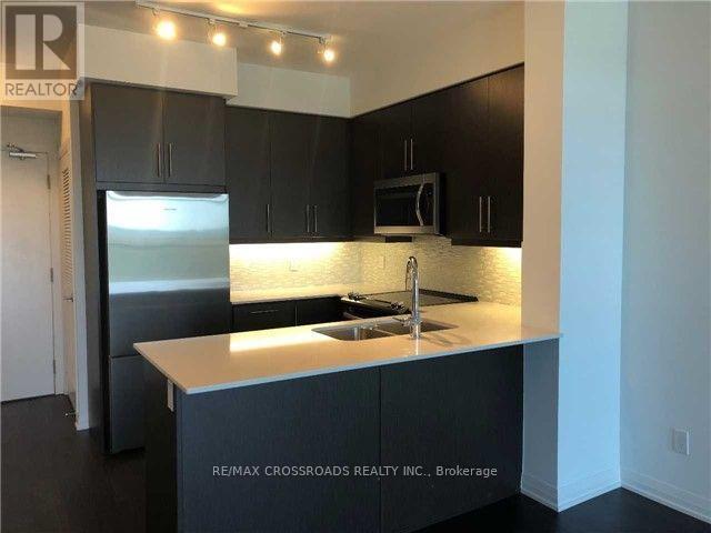 Building Photo - 65 Oneida Crescent