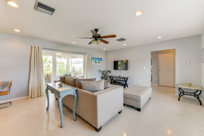 Foto del edificio - 1648 Idle Ln