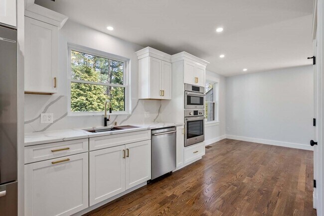 Building Photo - 25 Geraldine Dr