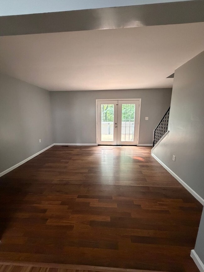 Building Photo - 710 Sequoia Dr