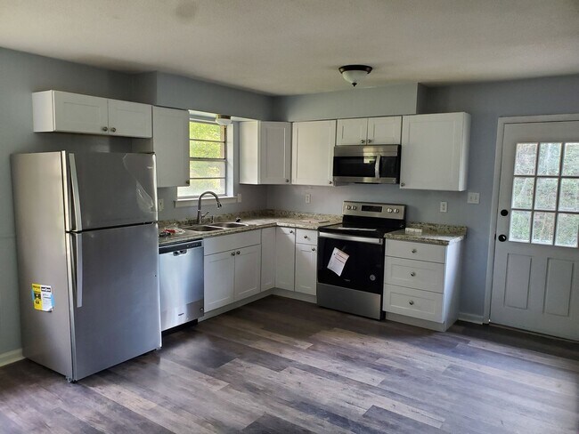 Foto del edificio - Spacious, quiet neighborhood