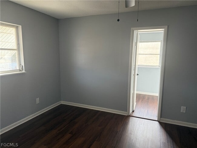 Foto del edificio - 303 Canyon Dr N