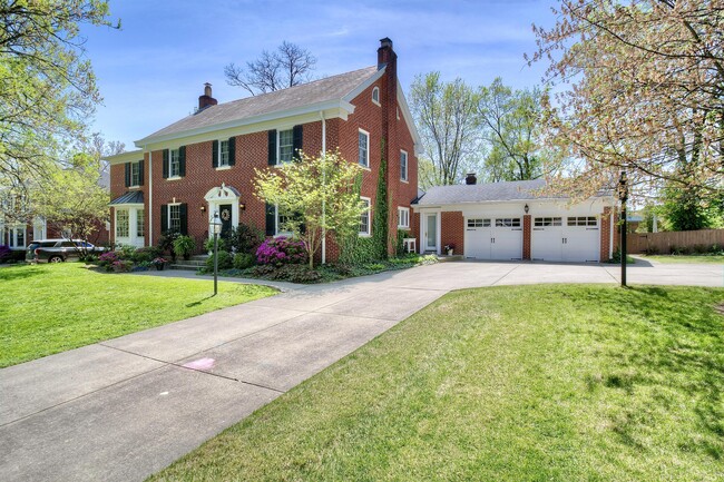 Building Photo - 17 Sunnymede Dr