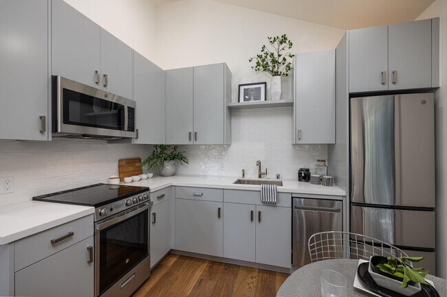 Foto del edificio - 1529 Ralston Ave