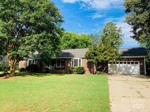 Building Photo - 4969 Moonlite Bay Dr