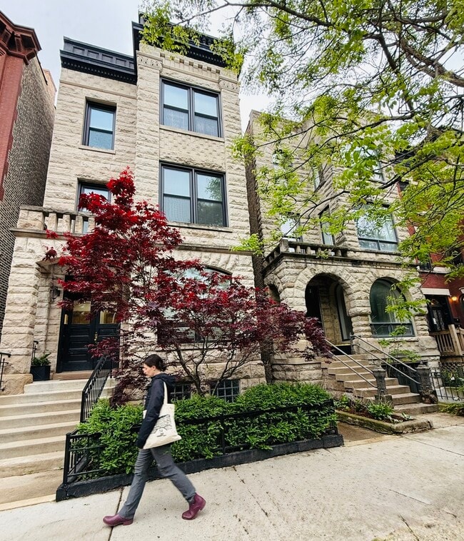 Building Photo - 2133 N Sheffield Ave