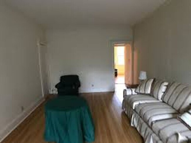 Foto del edificio - No Brokers Fee, Heat, Hot Water Included, ...