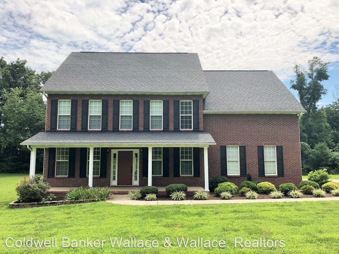 4 br, 3.5 bath House 13173 Old Stage Road House Rental in Lenoir