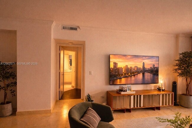 Building Photo - 848 Brickell Key Dr