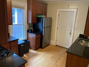 Building Photo - 2434-34B N Cramer St